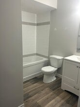 Building Photo - 258 Pine St