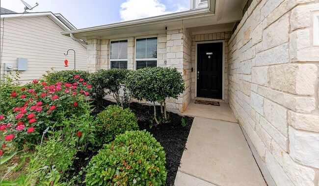 Building Photo - 305 Schuylerville Dr