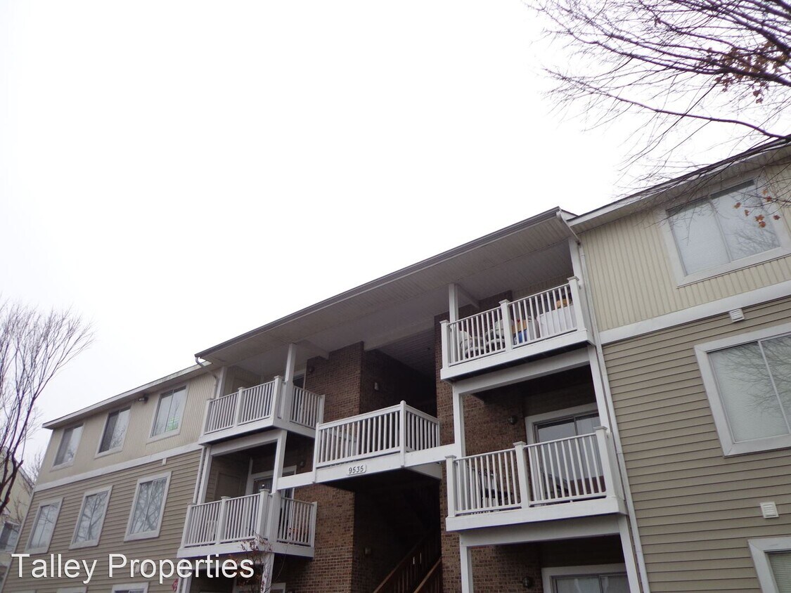 Foto principal - 4 br, 2 bath House - 9535 University Terra...