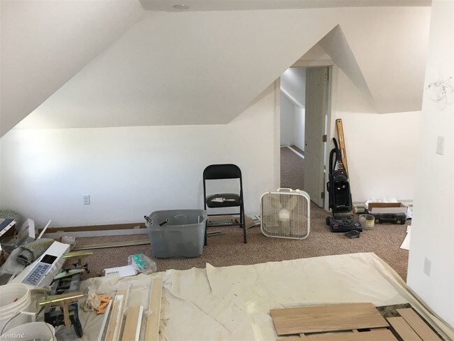 Building Photo - 1 br, 1 bath Apartment - 319 Caroline