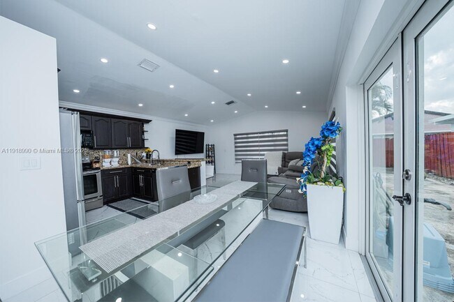 Foto del edificio - 17404 SW 142nd Pl