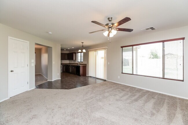 Foto del edificio - 1924 W Gold Mine Way