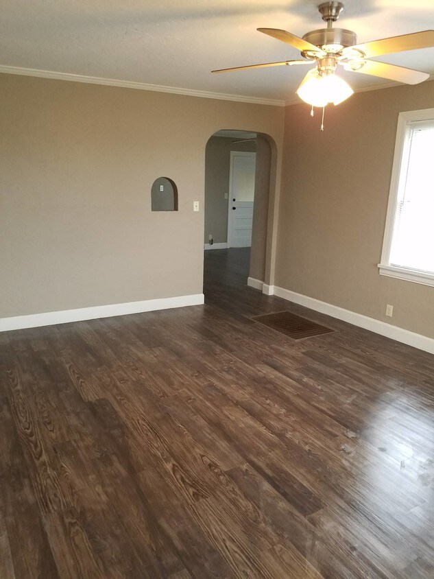 Foto principal - 108 W Hartford Ave