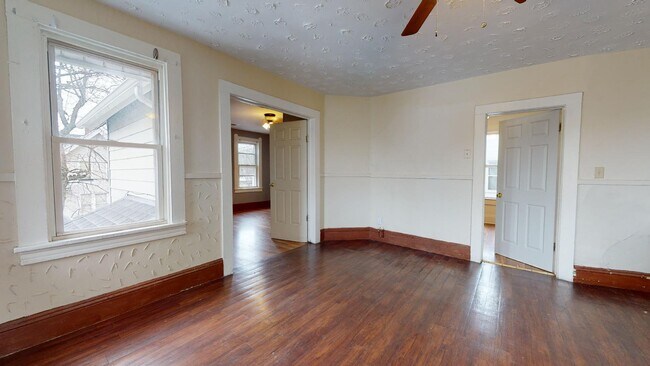 Building Photo - 3165 W 31st St