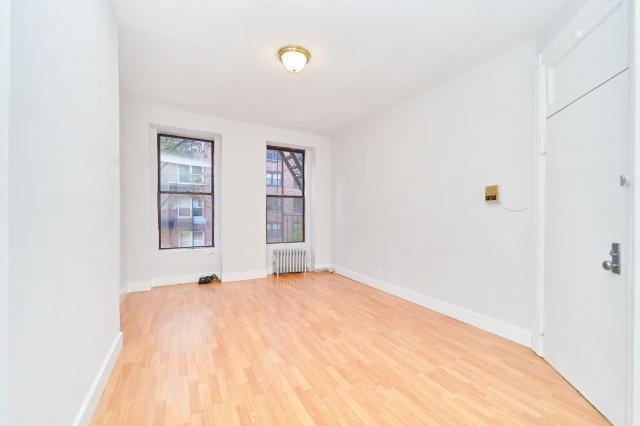 Foto principal - 0 bedroom in NEW YORK NY 10028