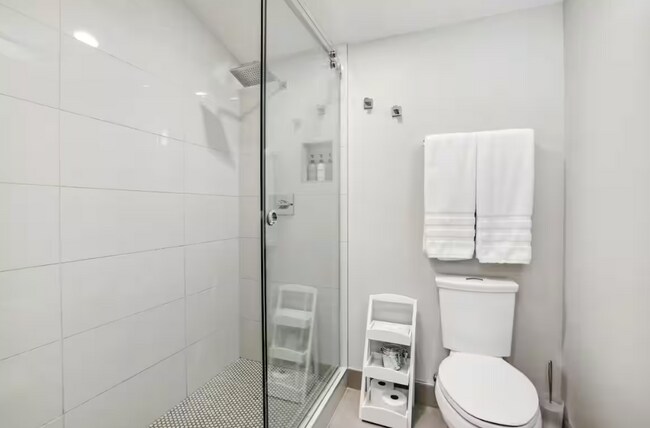 Foto del edificio - Charming 2-Bedroom, 2-Bath Single-Family Home