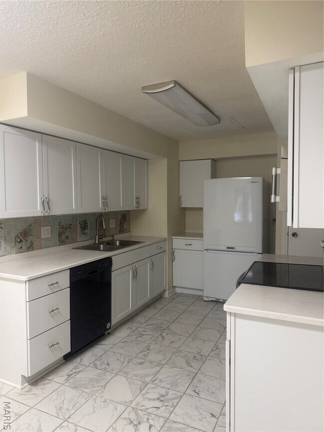 Building Photo - 11752 Russet Meadow Dr