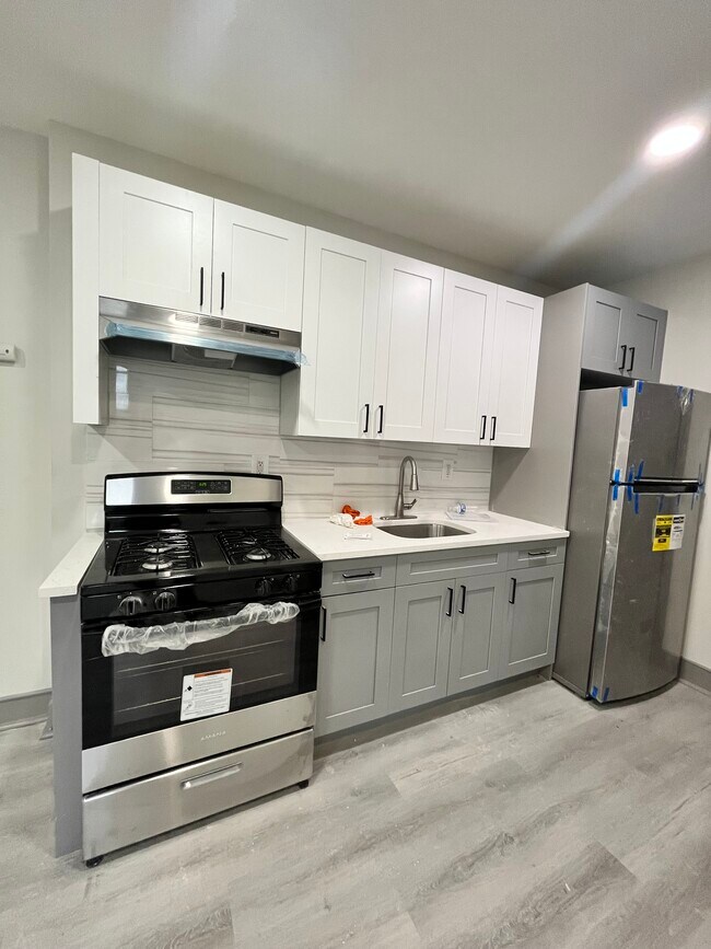 838 Avenida Communipaw 3F - 818 Communipaw Ave