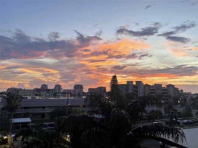 Foto del edificio - 400 Island Way