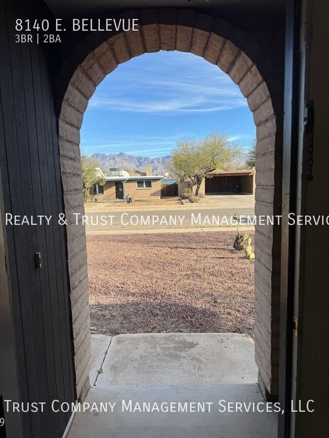 Building Photo - East Side Home with a Mountain View!