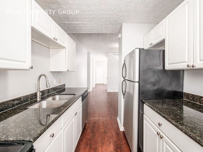 Building Photo - 418 E Mithoff St