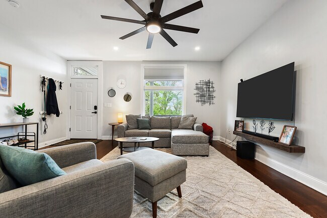 Foto del edificio - 5470 Hillcrest St