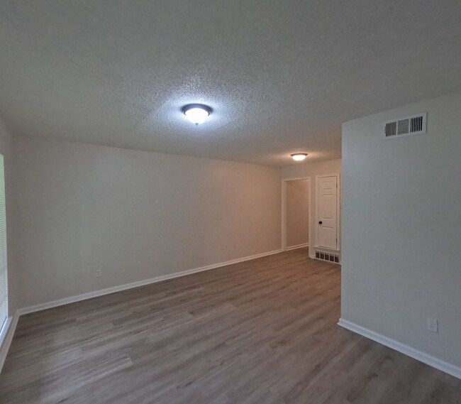 Building Photo - 3115 Carnes Ave