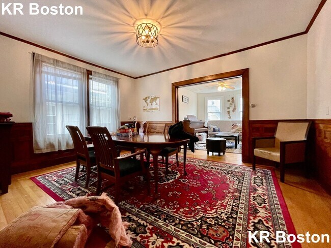 Building Photo - Allston 6 Bed - In Unit Laundry