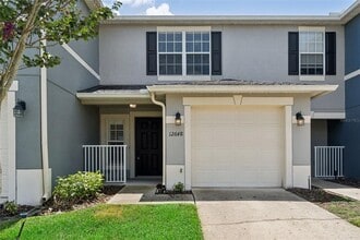 Building Photo - 12648 Somerset Oaks St