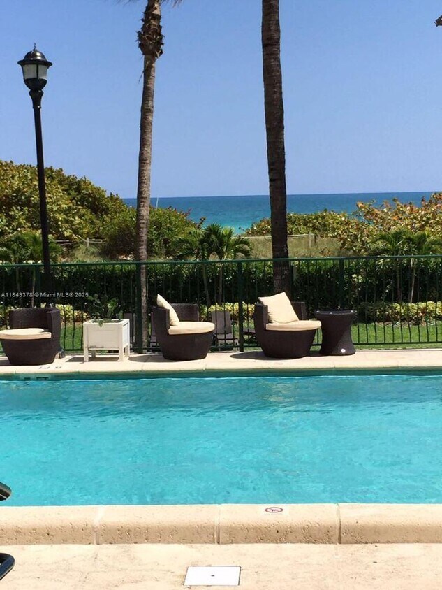 Primary Photo - 9195 Collins Ave