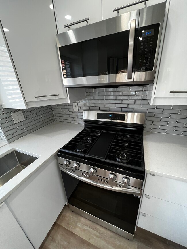 new appliances - 67 Sandpiper Ln