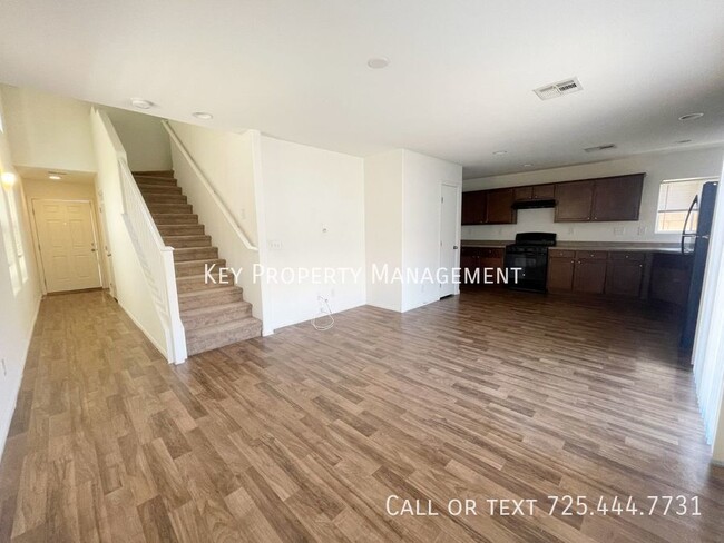 Building Photo - GREAT 3 BEDROOM 2 STORY HOME NEAR CRAIG AN...