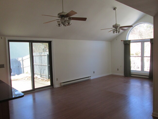 Foto del edificio - 14 Queen Ann Court