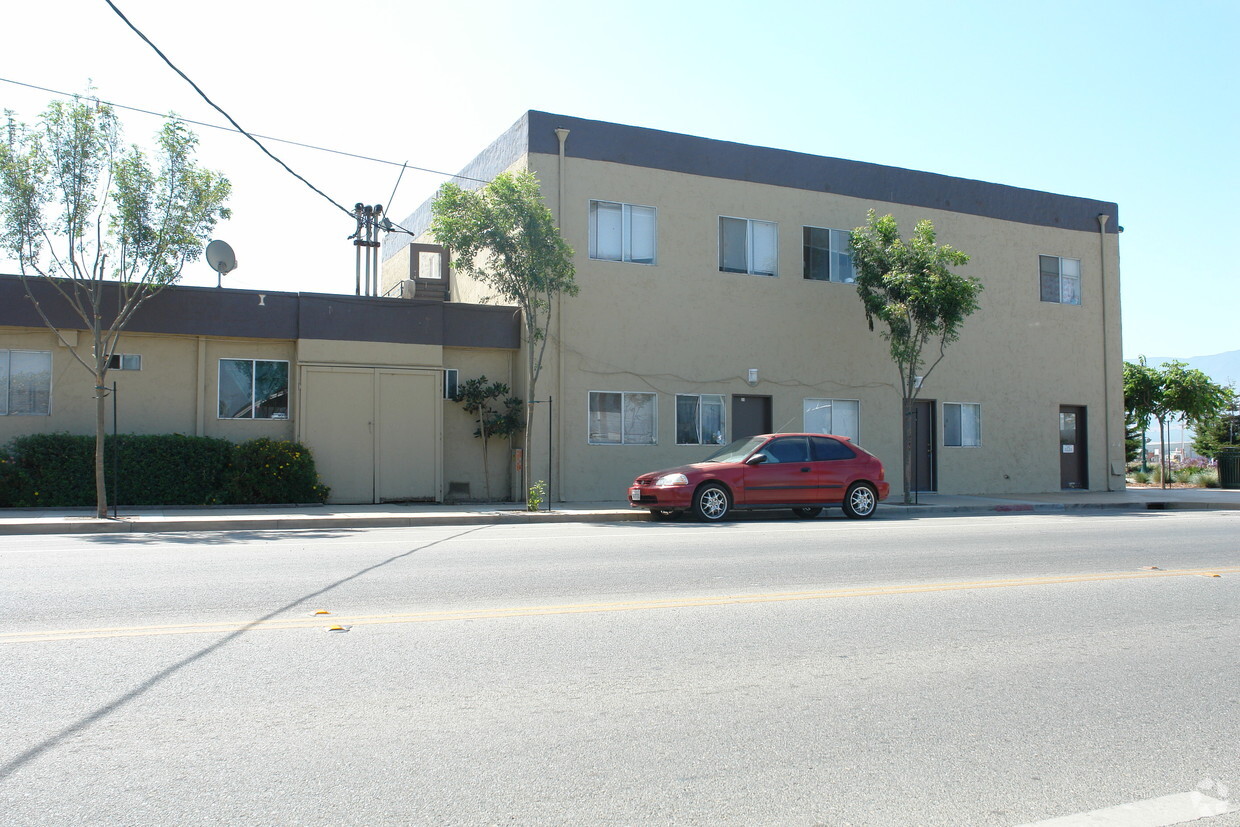 Building Photo - 446 Alta St