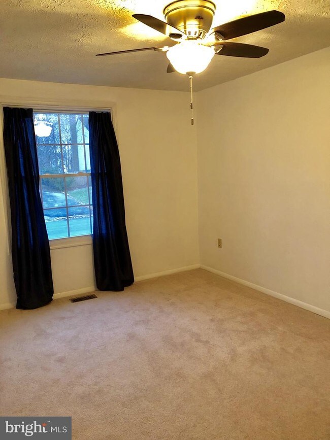 Building Photo - 2329 Ironwood Dr