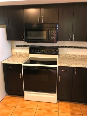 Foto del edificio - 206 Lake Pointe Dr