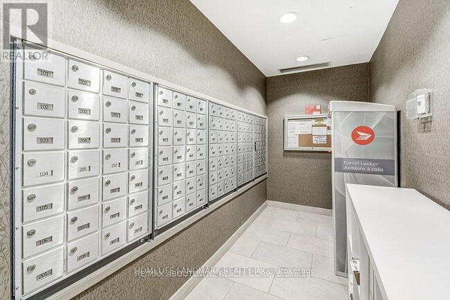 Building Photo - 2325 Central Park Dr