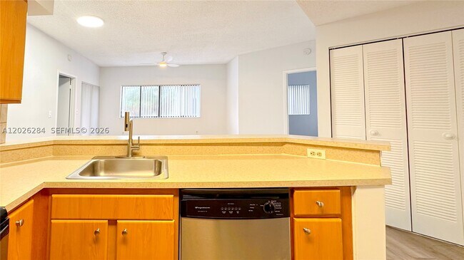 Foto del edificio - 2445 SW 18th Terrace