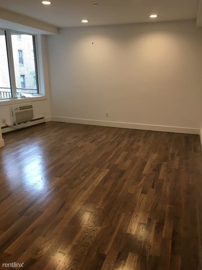 Foto del edificio - 1233 E 19th St