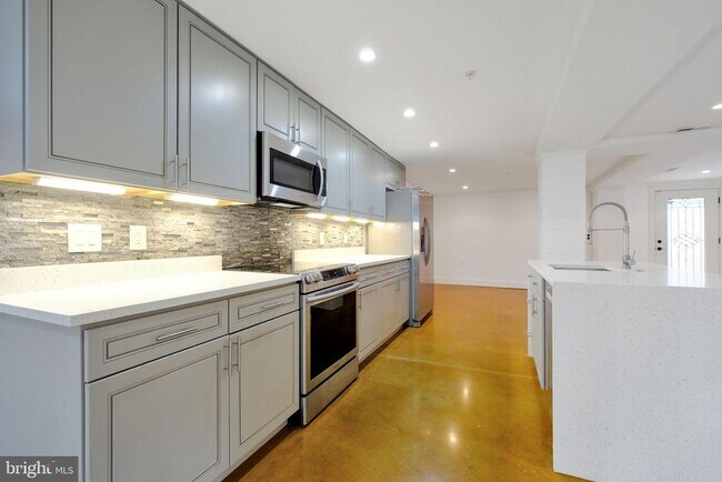 Foto del edificio - 1239 Simms Pl NE