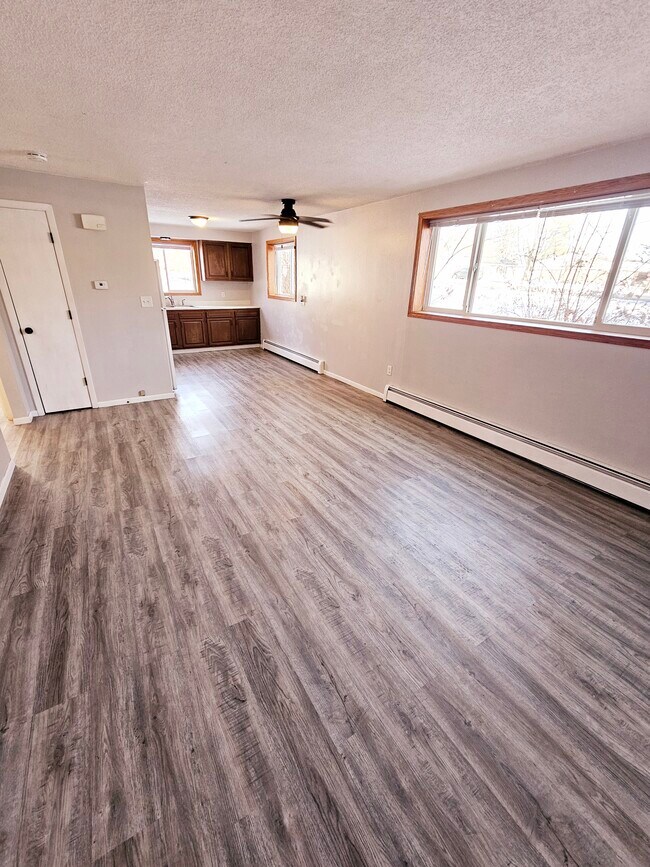 Building Photo - 304 S Dayton Ave