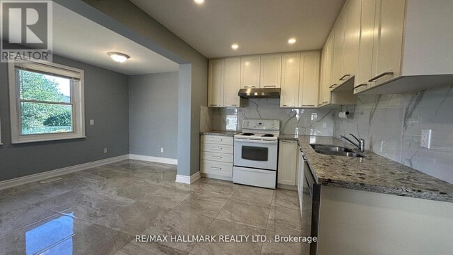 Building Photo - 361 Terry Dr