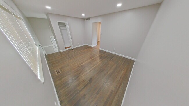 Foto del edificio - "3-Bed Sterling Heights Home with Granite Kitchen & Finished Basement!"