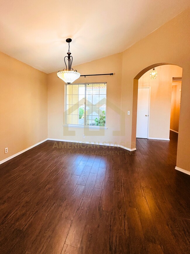 Foto del edificio - 4281 Ridgecrest St