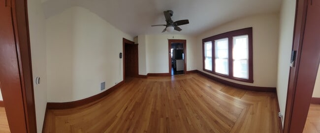 Foto del edificio - 402 Hartwell Ave