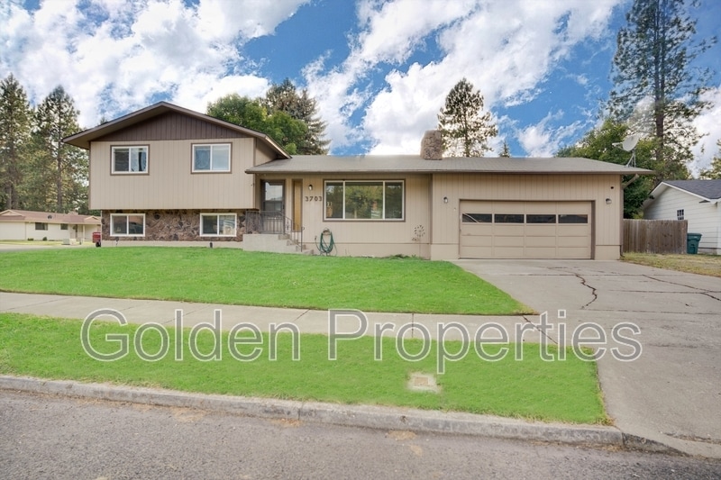 Primary Photo - 3703 E Pine Hill Dr