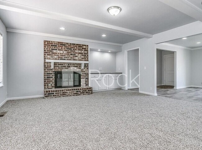 Building Photo - 12508 High Meadow Dr