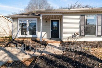 Building Photo - 3214 Old House Cir