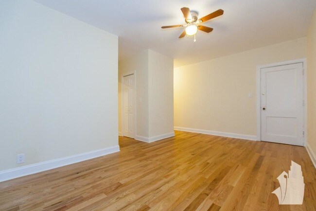 Building Photo - 701 W Brompton Ave