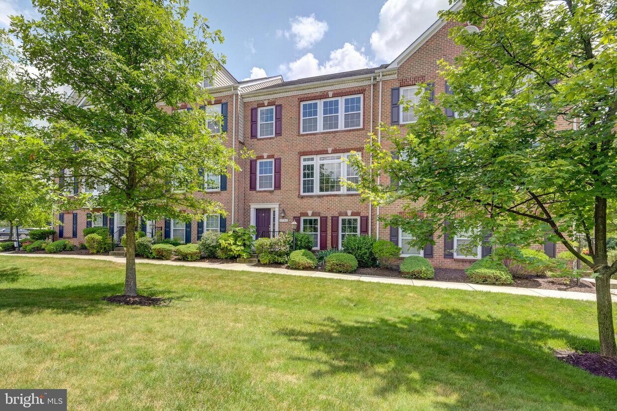 8755 Blazing Brook Way, Elkridge, MD 21075 Townhome Rentals in Elkridge MD