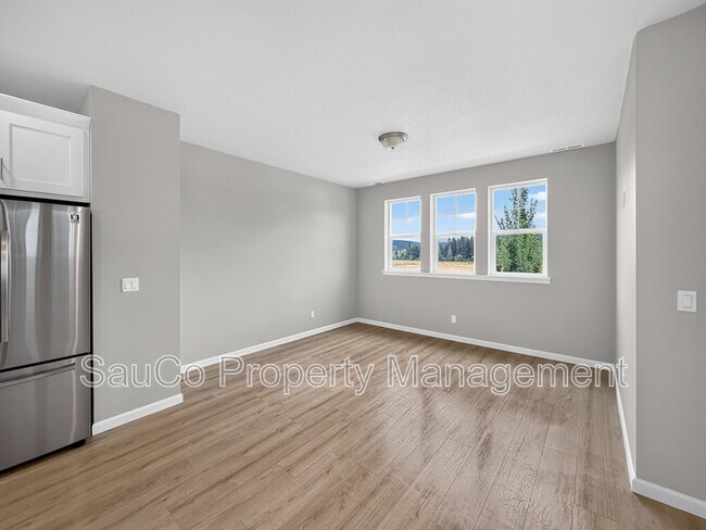 Building Photo - 7024 SE Frasier Ln