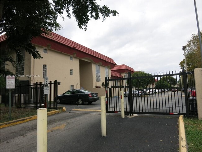 Building Photo - 10901 SW 88th St
