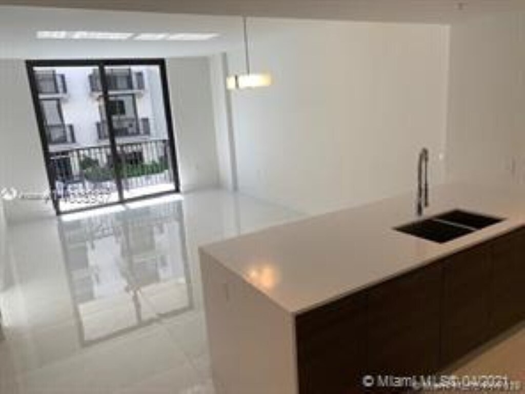 Foto principal - 301 Altara Ave