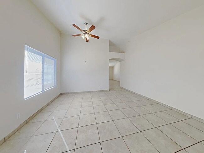 Building Photo - 14327 W Lamoille Dr