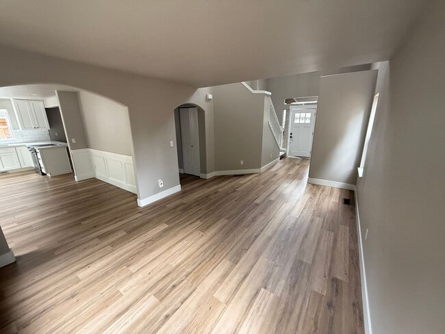 Foto del edificio - 4 Bedroom 2.5 Bath. Cul-de-Sac Home $3649....