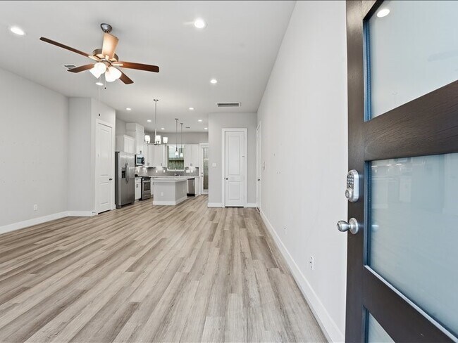 Foto del edificio - 9020 Lonestar River Ln