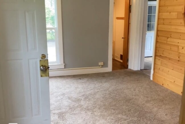 Building Photo - 412 1st Ave