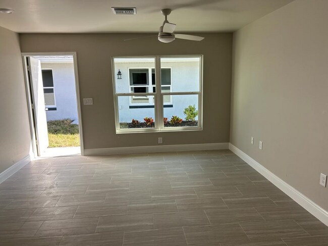 Foto del edificio - 2944 Evans Ave