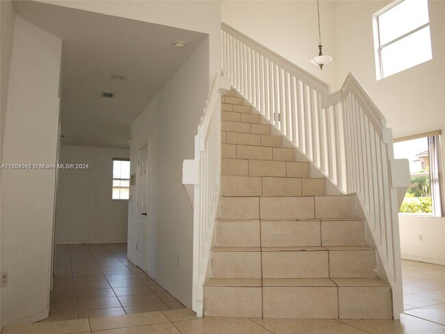 Foto del edificio - 14905 SW 34th St