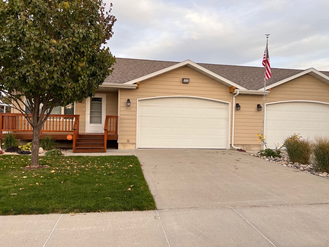 1003 Montana Ave, Laurel, MT 59044 Townhome Rentals in Laurel MT